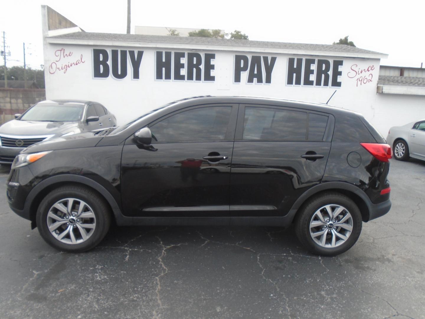 2016 Kia Sportage LX FWD (KNDPB3AC2G7) with an 2.4L V6 DOHC 24V engine, 6-Speed Automatic transmission, located at 6112 N Florida Avenue, Tampa, FL, 33604, (888) 521-5131, 27.954929, -82.459534 - Photo#0